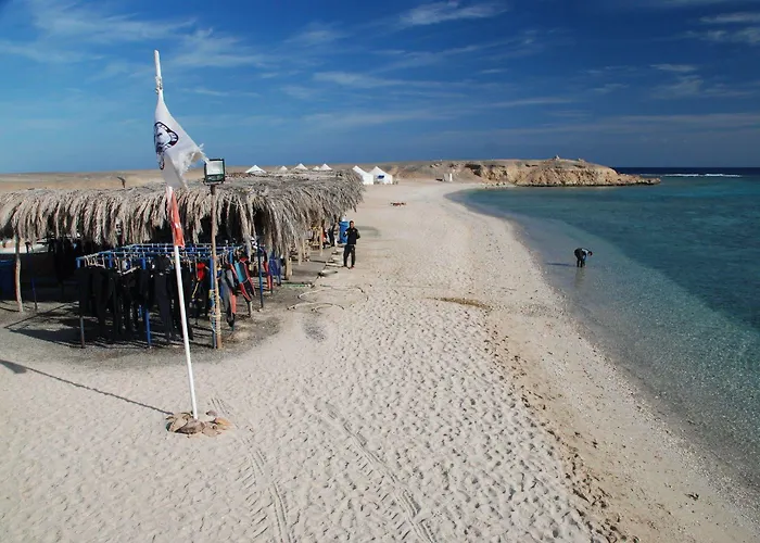 Marsa Nakari Village